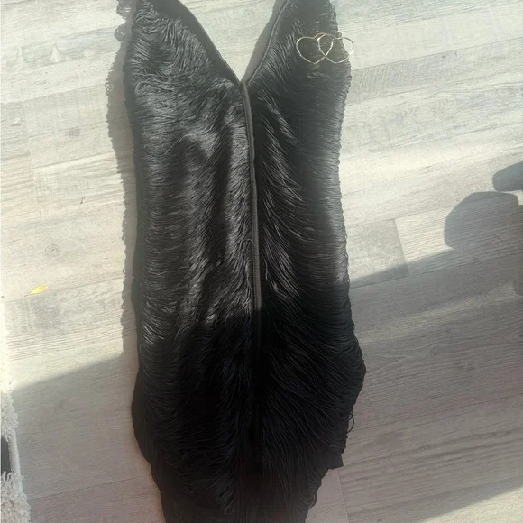 Zara Black Mini Dress 2025 Season. Flirty cute dress fits snug for a 4. - Picture 2 of 5